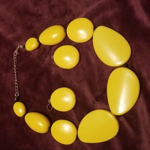 Necklace and Earring set